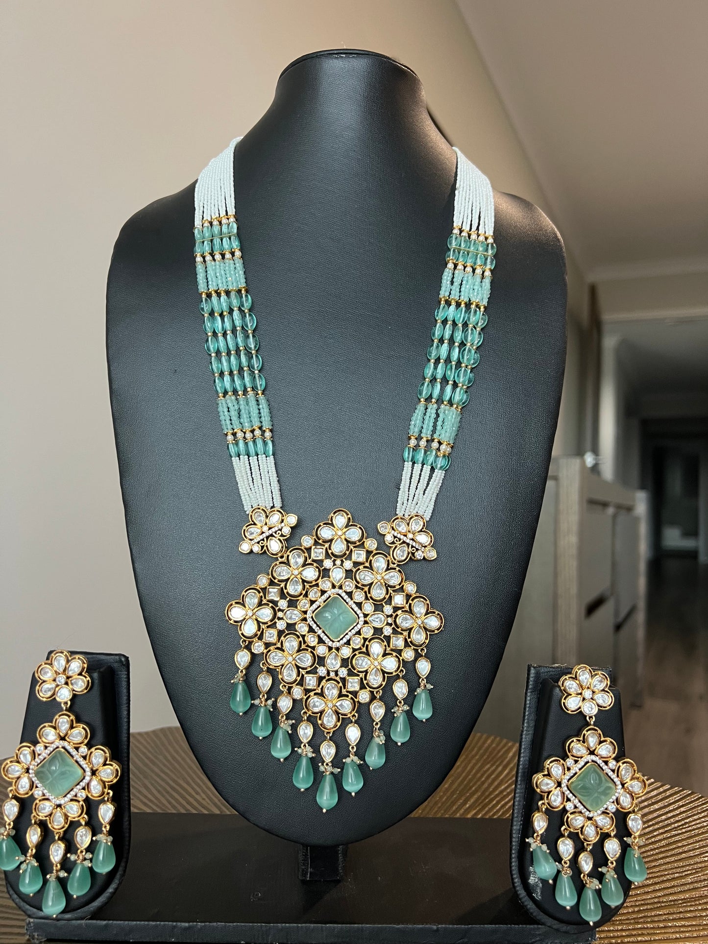 Mint kundan